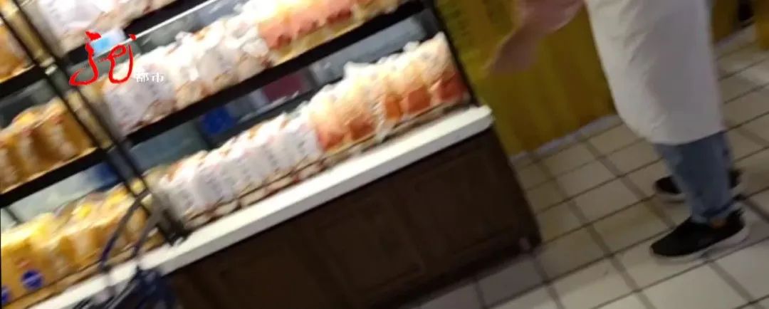 DƬ